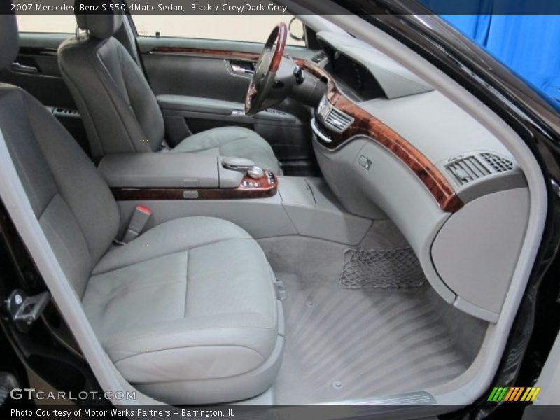 Black / Grey/Dark Grey 2007 Mercedes-Benz S 550 4Matic Sedan