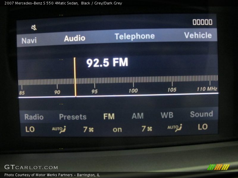 Black / Grey/Dark Grey 2007 Mercedes-Benz S 550 4Matic Sedan