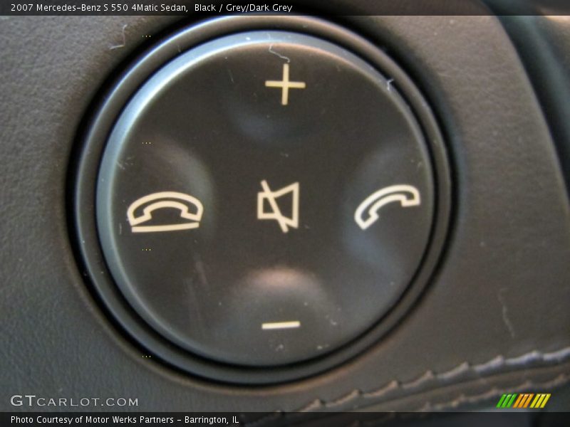 Black / Grey/Dark Grey 2007 Mercedes-Benz S 550 4Matic Sedan