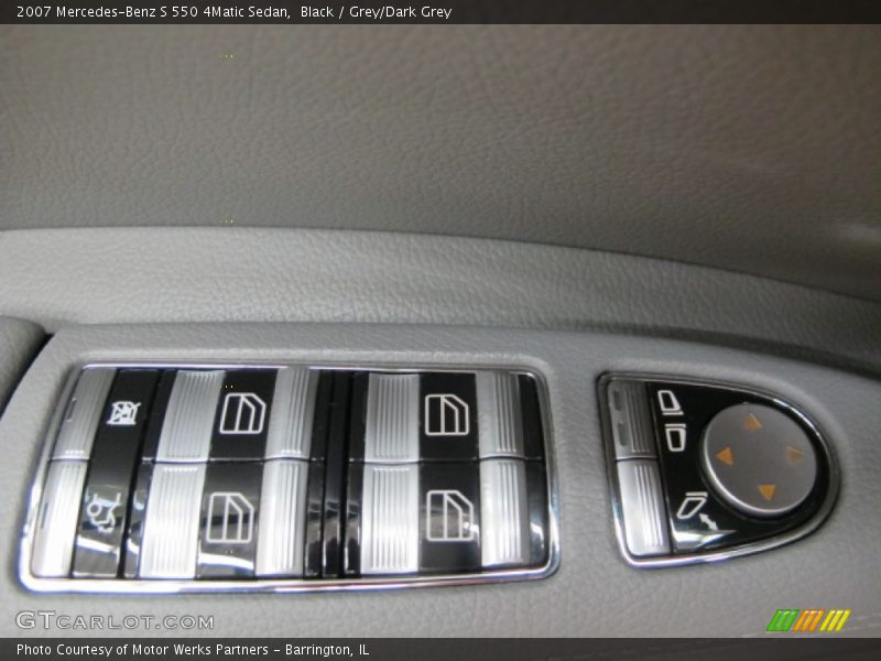 Black / Grey/Dark Grey 2007 Mercedes-Benz S 550 4Matic Sedan
