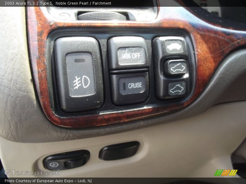 Controls of 2003 TL 3.2 Type S