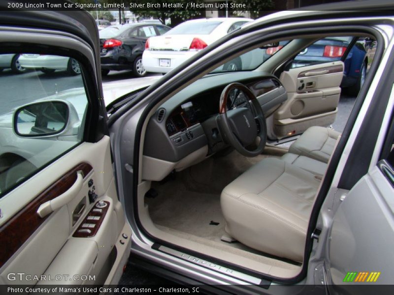 Silver Birch Metallic / Medium Light Stone 2009 Lincoln Town Car Signature Limited