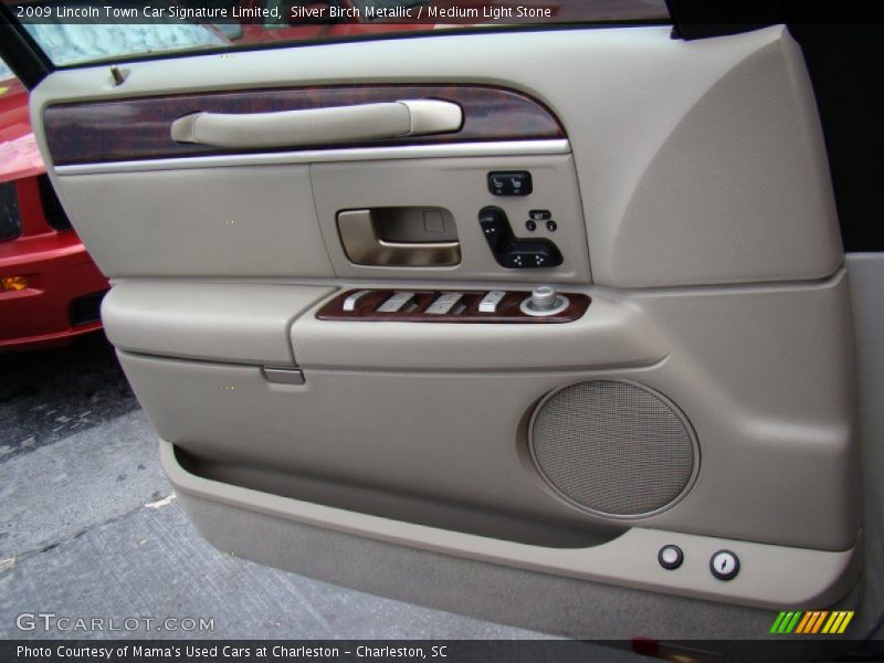 Silver Birch Metallic / Medium Light Stone 2009 Lincoln Town Car Signature Limited