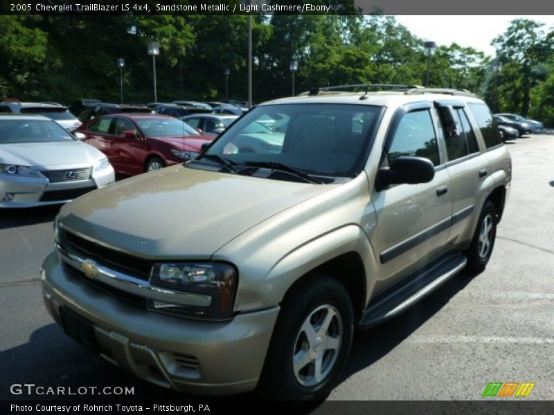Sandstone Metallic / Light Cashmere/Ebony 2005 Chevrolet TrailBlazer LS 4x4