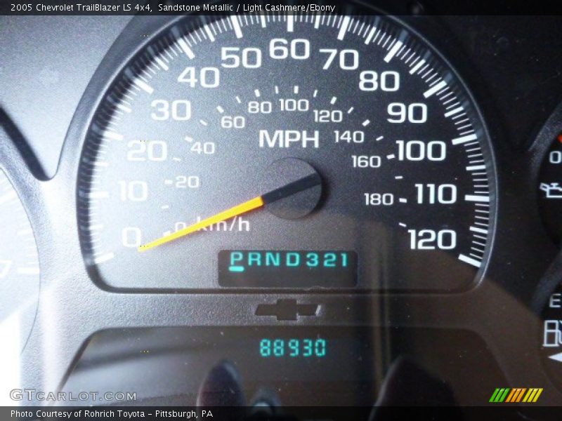 Sandstone Metallic / Light Cashmere/Ebony 2005 Chevrolet TrailBlazer LS 4x4