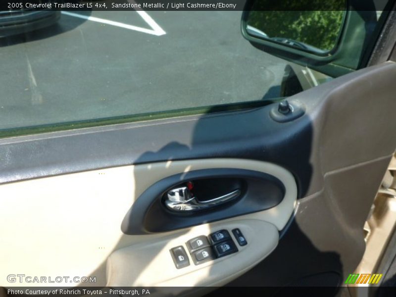 Sandstone Metallic / Light Cashmere/Ebony 2005 Chevrolet TrailBlazer LS 4x4