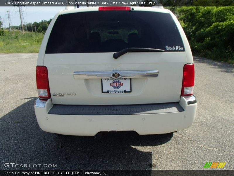 Cool Vanilla White / Dark Slate Gray/Light Slate Gray 2007 Chrysler Aspen Limited 4WD