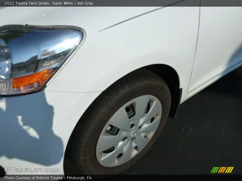 Super White / Ash Gray 2012 Toyota Yaris Sedan