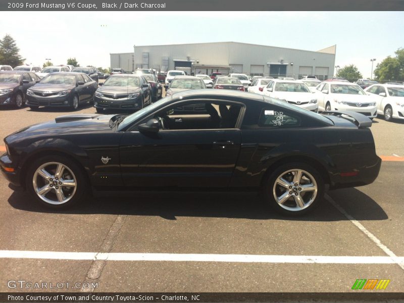 Black / Dark Charcoal 2009 Ford Mustang V6 Coupe