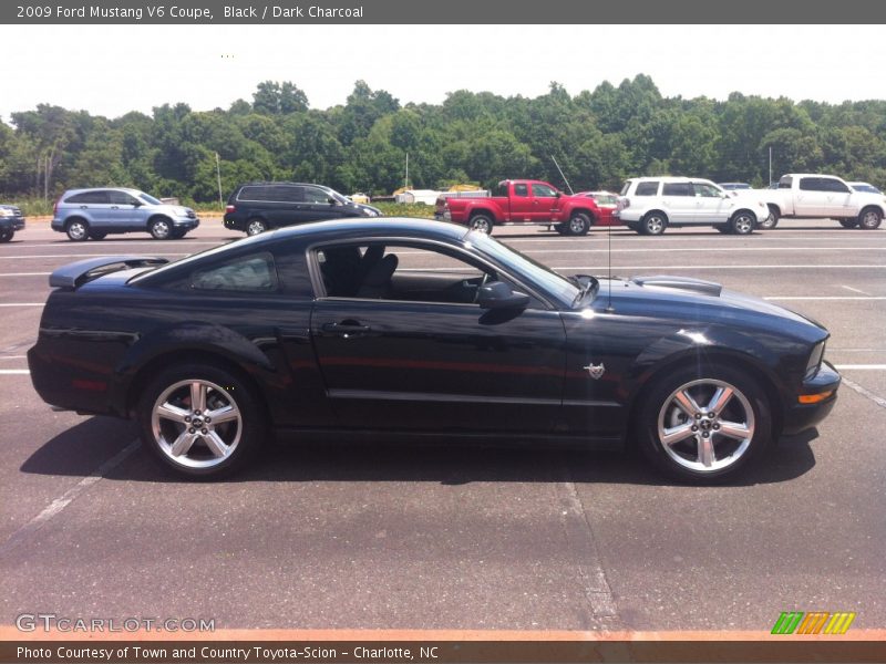 Black / Dark Charcoal 2009 Ford Mustang V6 Coupe