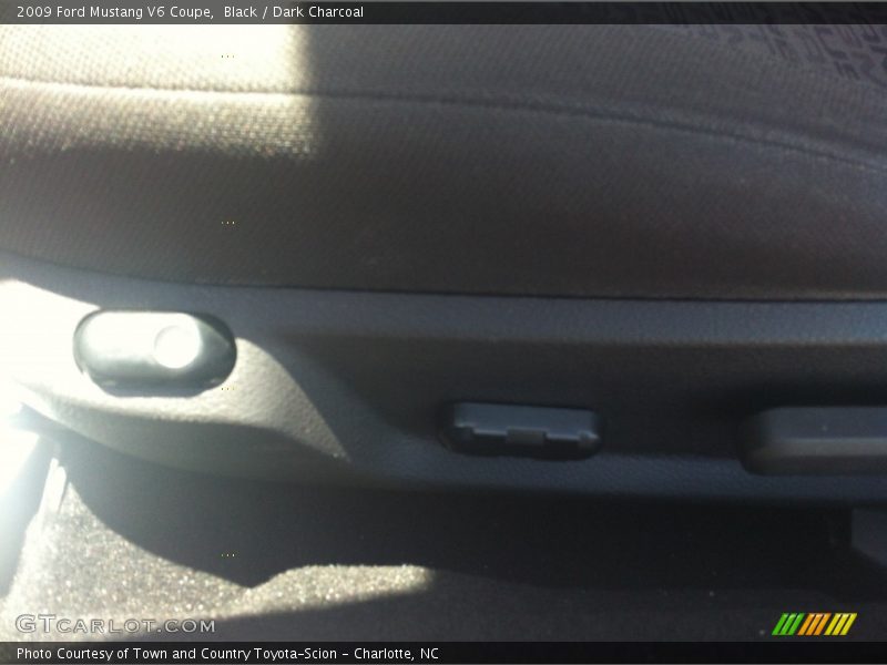 Black / Dark Charcoal 2009 Ford Mustang V6 Coupe