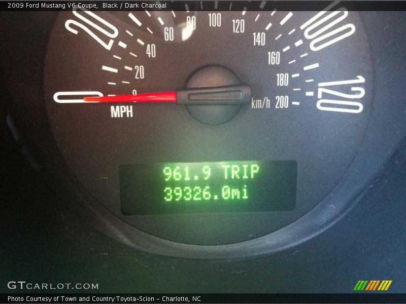 Black / Dark Charcoal 2009 Ford Mustang V6 Coupe