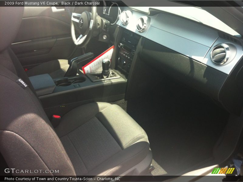 Black / Dark Charcoal 2009 Ford Mustang V6 Coupe