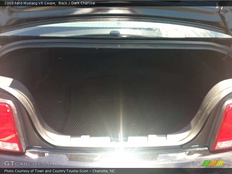 Black / Dark Charcoal 2009 Ford Mustang V6 Coupe
