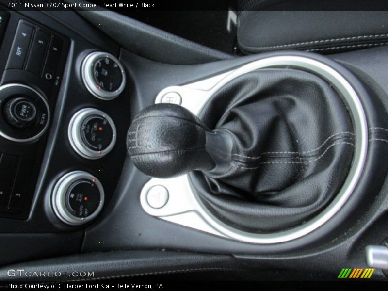 Pearl White / Black 2011 Nissan 370Z Sport Coupe
