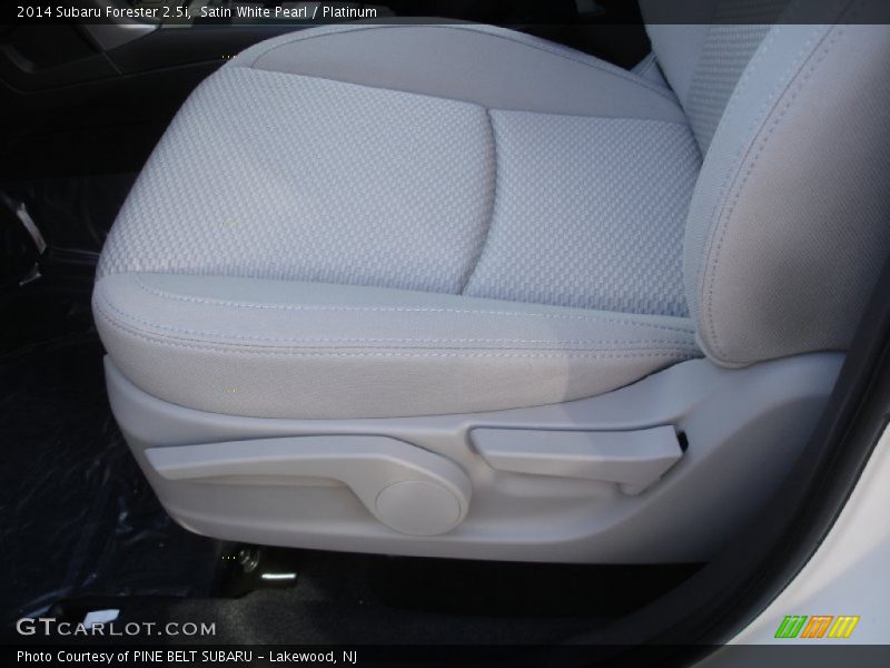 Satin White Pearl / Platinum 2014 Subaru Forester 2.5i