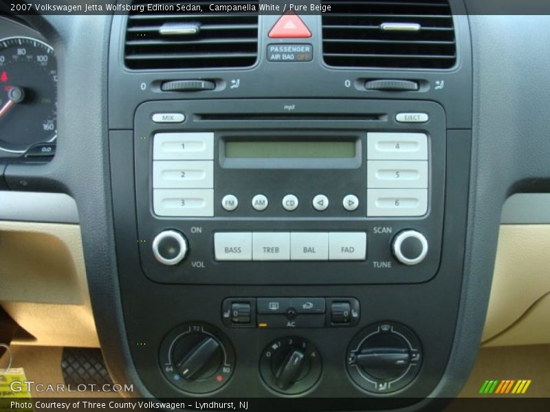 Campanella White / Pure Beige 2007 Volkswagen Jetta Wolfsburg Edition Sedan