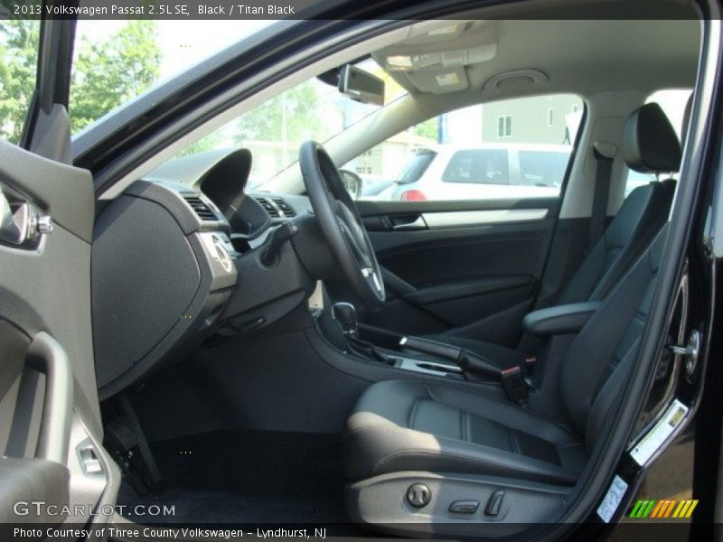 Black / Titan Black 2013 Volkswagen Passat 2.5L SE