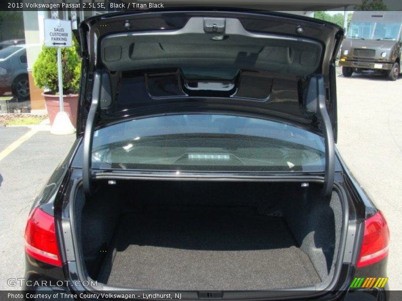 Black / Titan Black 2013 Volkswagen Passat 2.5L SE