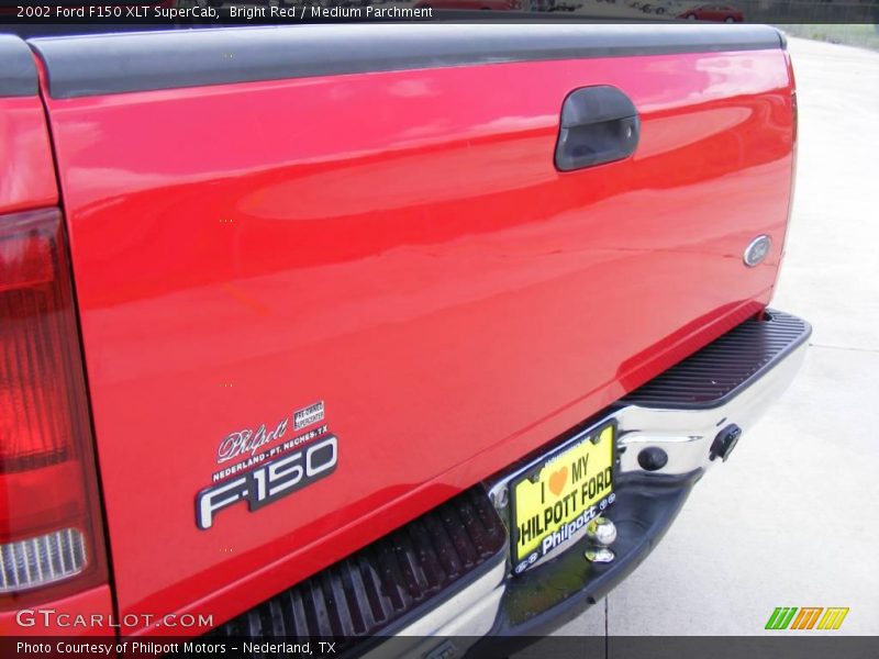 Bright Red / Medium Parchment 2002 Ford F150 XLT SuperCab