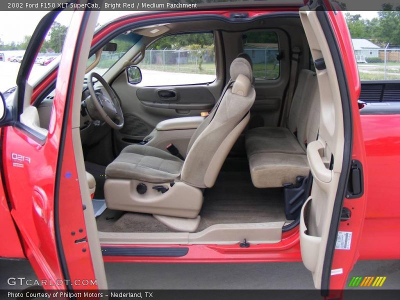 Bright Red / Medium Parchment 2002 Ford F150 XLT SuperCab