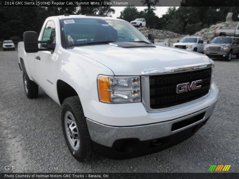 Front 3/4 View of 2014 Sierra 2500HD Regular Cab