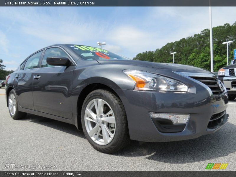 Front 3/4 View of 2013 Altima 2.5 SV