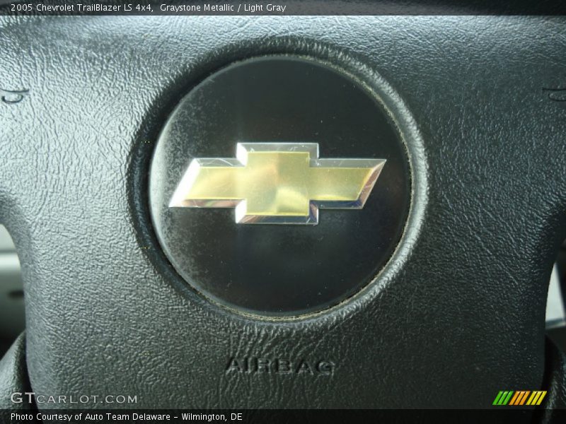 Graystone Metallic / Light Gray 2005 Chevrolet TrailBlazer LS 4x4