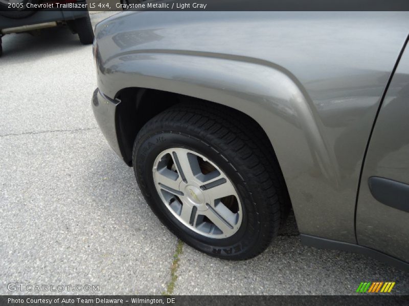 Graystone Metallic / Light Gray 2005 Chevrolet TrailBlazer LS 4x4