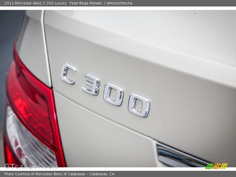 Pearl Beige Metallic / Almond/Mocha 2011 Mercedes-Benz C 300 Luxury