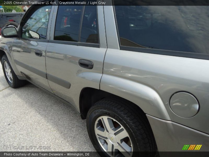 Graystone Metallic / Light Gray 2005 Chevrolet TrailBlazer LS 4x4