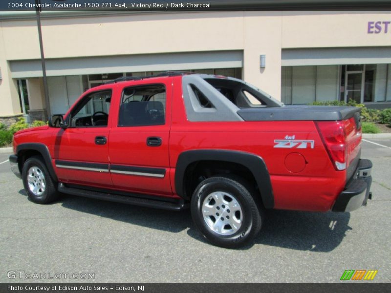 Victory Red / Dark Charcoal 2004 Chevrolet Avalanche 1500 Z71 4x4