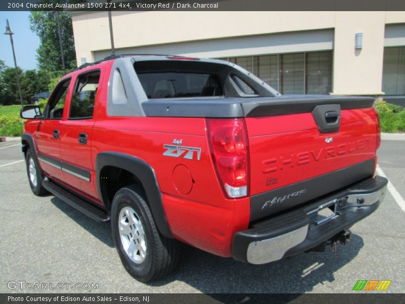 Victory Red / Dark Charcoal 2004 Chevrolet Avalanche 1500 Z71 4x4