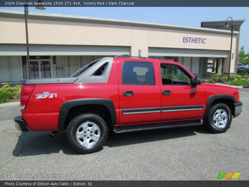 Victory Red / Dark Charcoal 2004 Chevrolet Avalanche 1500 Z71 4x4