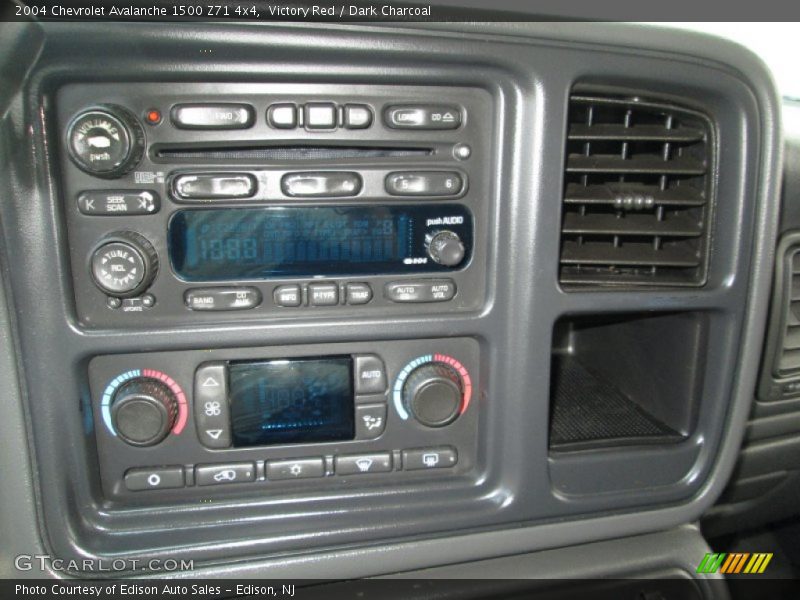 Victory Red / Dark Charcoal 2004 Chevrolet Avalanche 1500 Z71 4x4