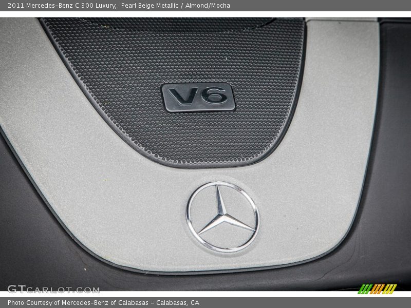 Pearl Beige Metallic / Almond/Mocha 2011 Mercedes-Benz C 300 Luxury