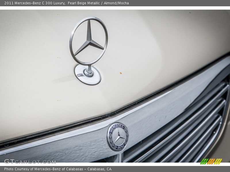 Pearl Beige Metallic / Almond/Mocha 2011 Mercedes-Benz C 300 Luxury