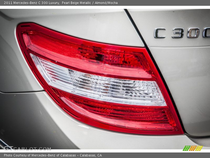 Pearl Beige Metallic / Almond/Mocha 2011 Mercedes-Benz C 300 Luxury