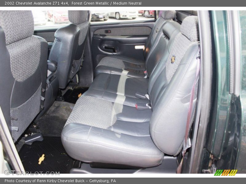 Forest Green Metallic / Medium Neutral 2002 Chevrolet Avalanche Z71 4x4