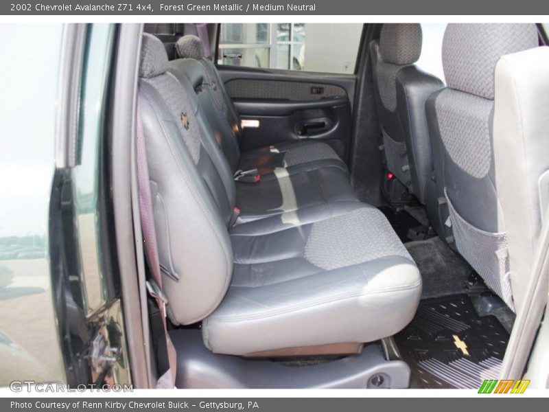Forest Green Metallic / Medium Neutral 2002 Chevrolet Avalanche Z71 4x4