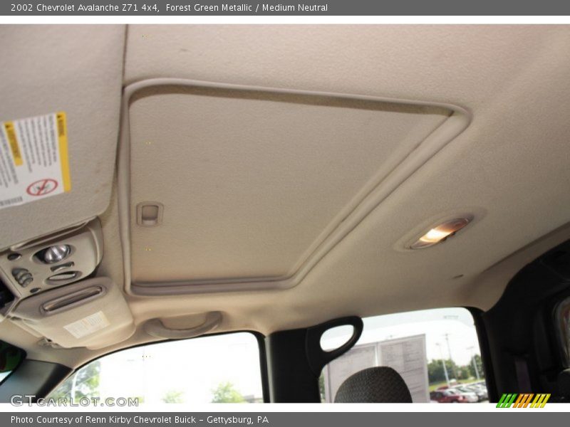 Forest Green Metallic / Medium Neutral 2002 Chevrolet Avalanche Z71 4x4