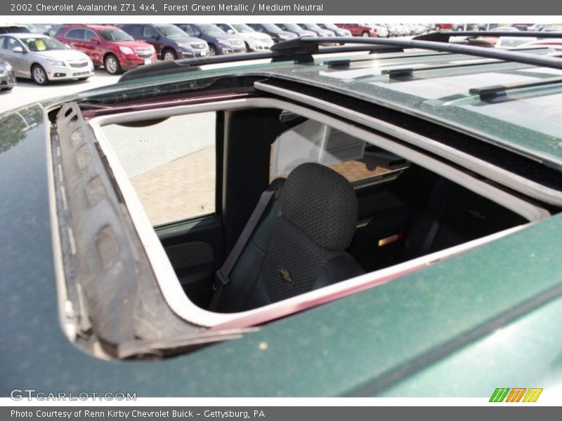 Forest Green Metallic / Medium Neutral 2002 Chevrolet Avalanche Z71 4x4