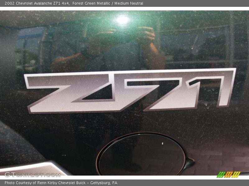 Forest Green Metallic / Medium Neutral 2002 Chevrolet Avalanche Z71 4x4