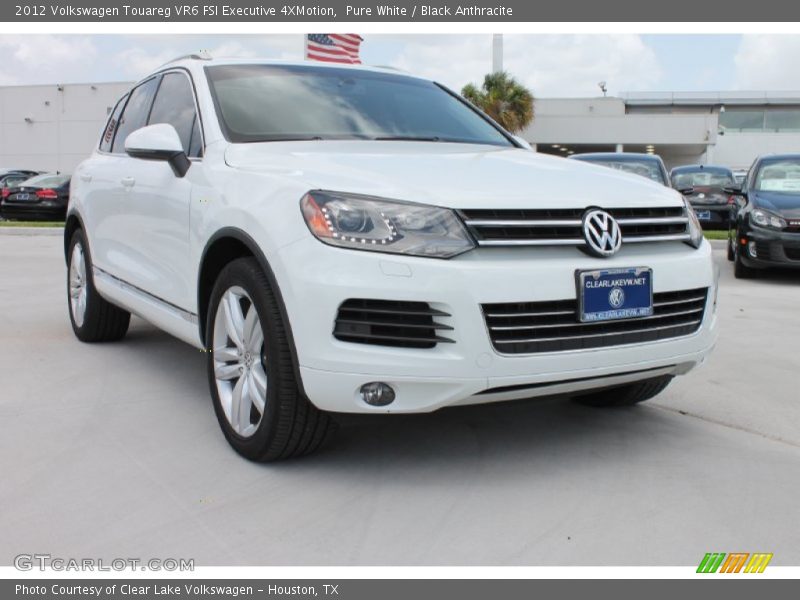 Pure White / Black Anthracite 2012 Volkswagen Touareg VR6 FSI Executive 4XMotion