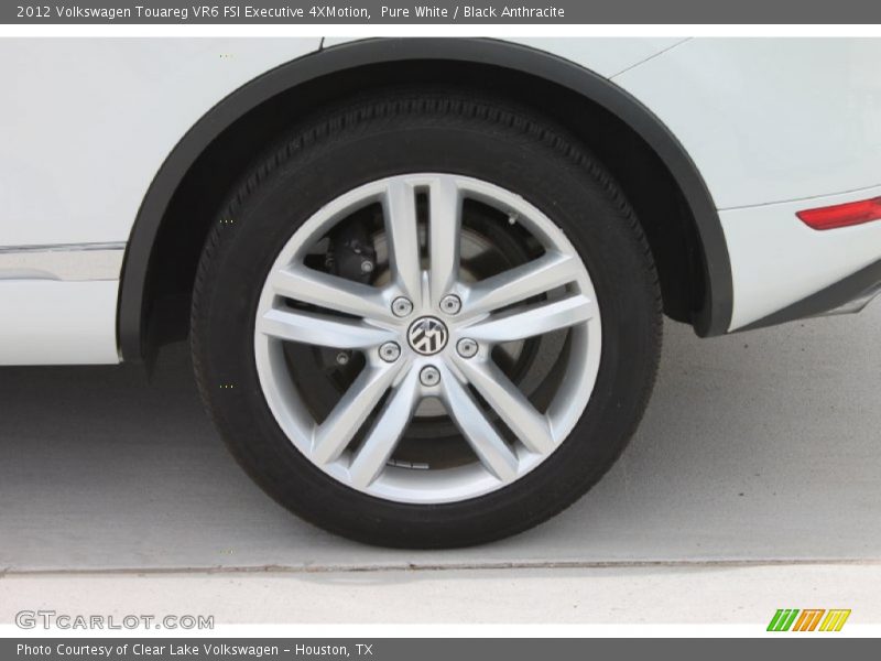 Pure White / Black Anthracite 2012 Volkswagen Touareg VR6 FSI Executive 4XMotion