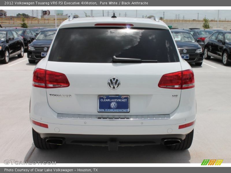 Pure White / Black Anthracite 2012 Volkswagen Touareg VR6 FSI Executive 4XMotion