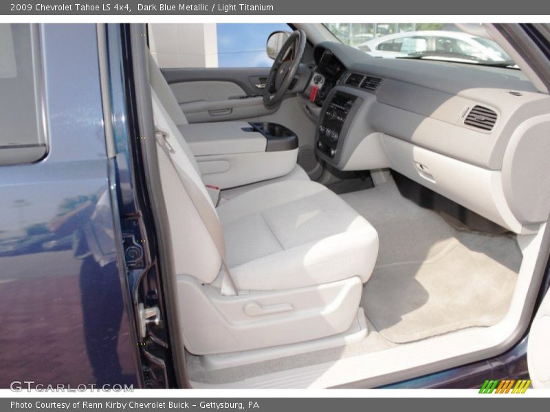 Front Seat of 2009 Tahoe LS 4x4