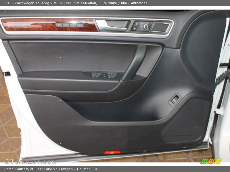 Pure White / Black Anthracite 2012 Volkswagen Touareg VR6 FSI Executive 4XMotion