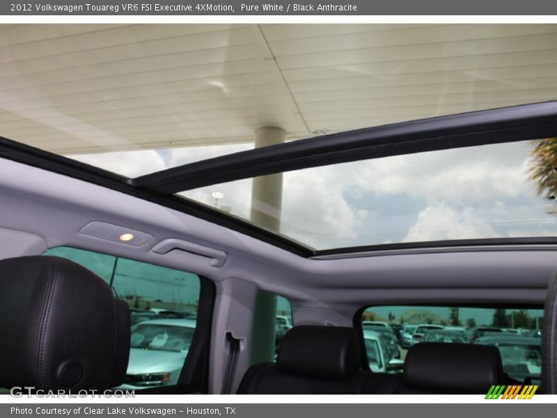 Pure White / Black Anthracite 2012 Volkswagen Touareg VR6 FSI Executive 4XMotion