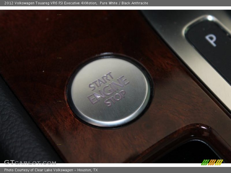 Pure White / Black Anthracite 2012 Volkswagen Touareg VR6 FSI Executive 4XMotion